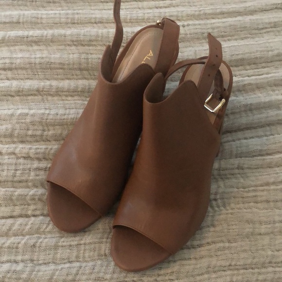 Also Heels - Picture 2 of 3